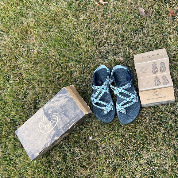 Chaco women’s Sandals with Blue and Gray Straps with it’s box - Picture 2 of 10